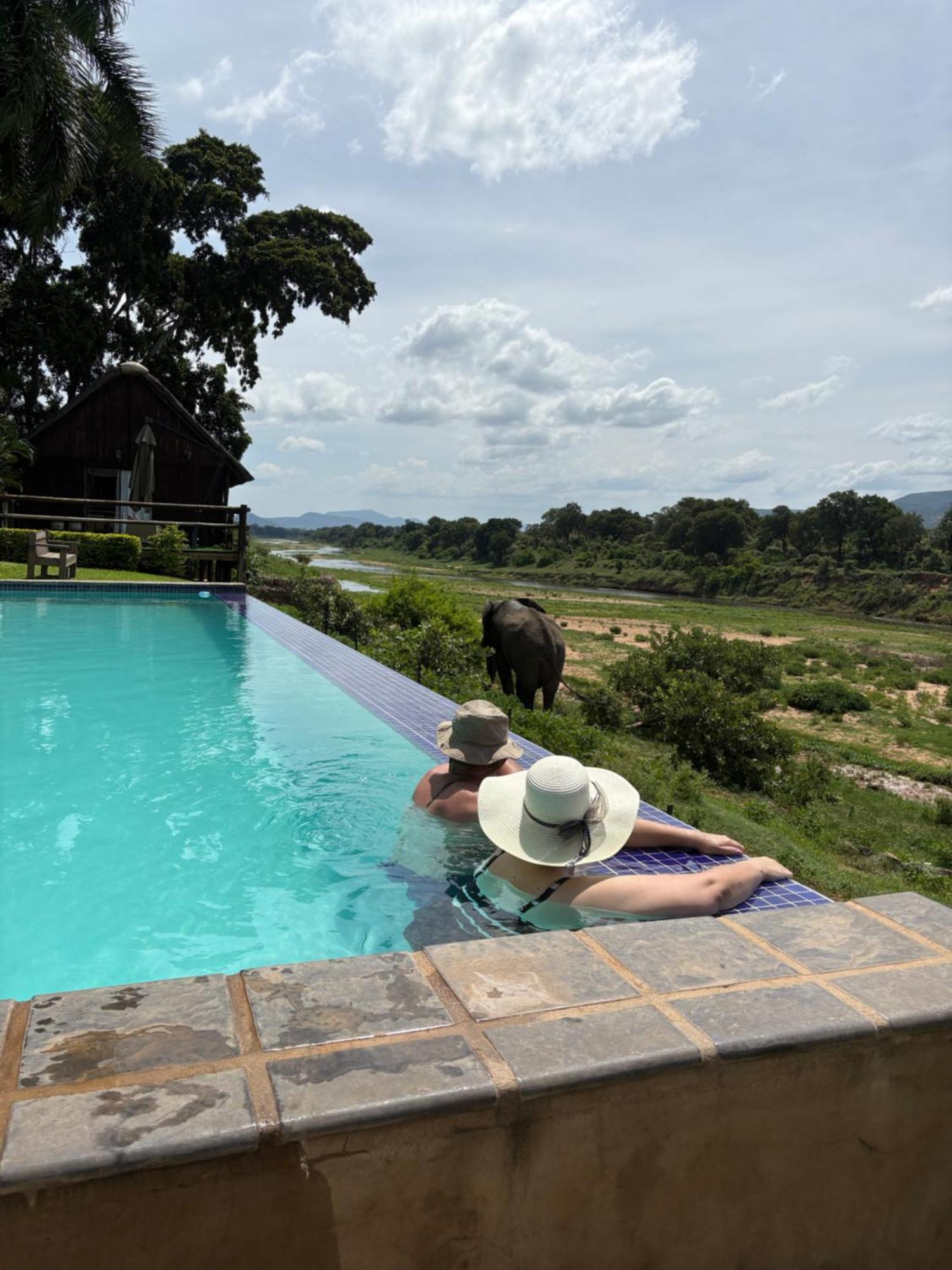 Rio Vista Lodge Malalane Exterior foto